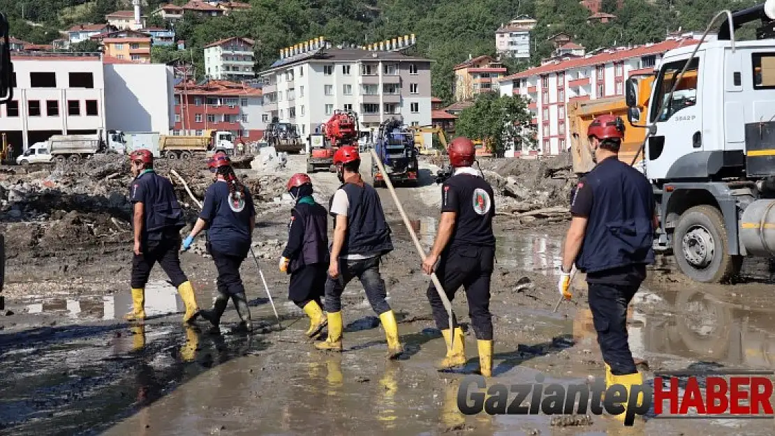 Sel felaketi sonrası kayıp ihbarı yapılan 10 kişi didik didik aranıyor