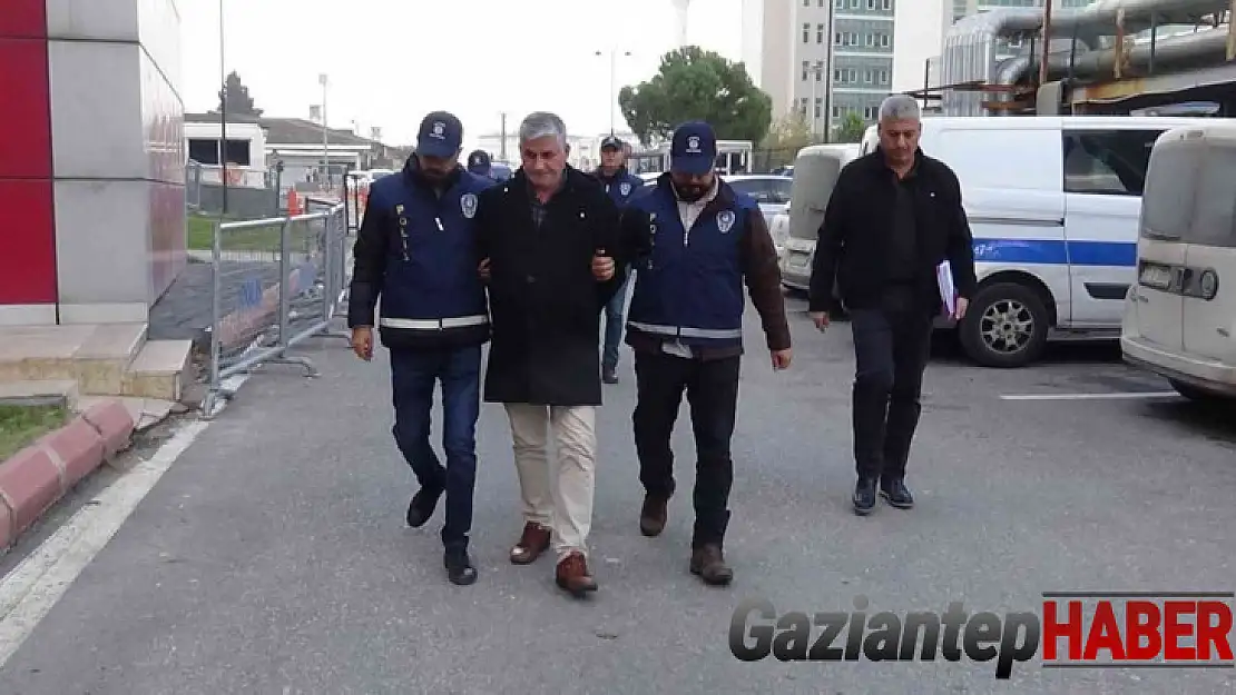 Sokak ortasında eşini öldüren eski polis tutuklandı