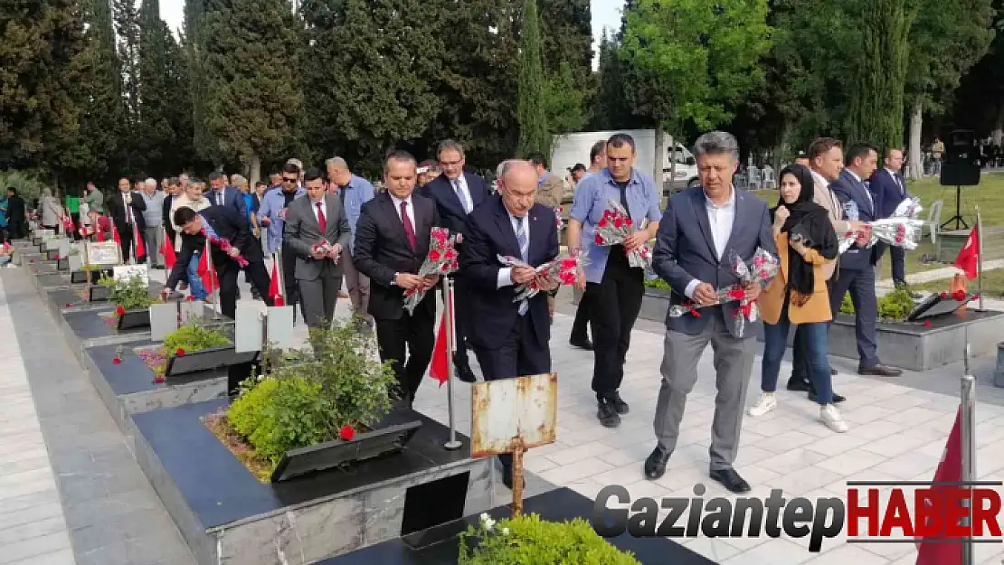 Soma'da 301 şehit madenci düzenlenen törenle anıldı