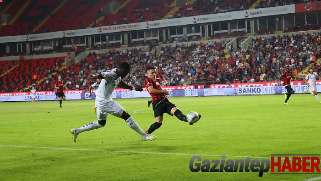 Spor Toto Süper Lig: Gaziantep FK: 0 - Adana Demirspor: 0 (İlk yarı)