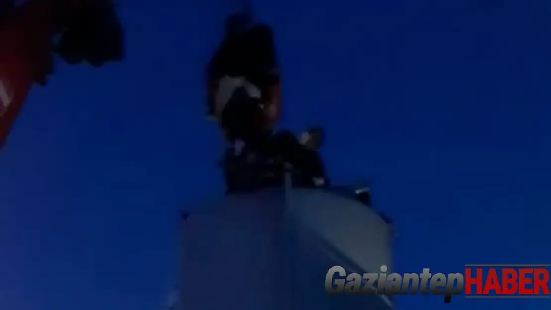 Su deposunda 15 saat mahsur kaldılar