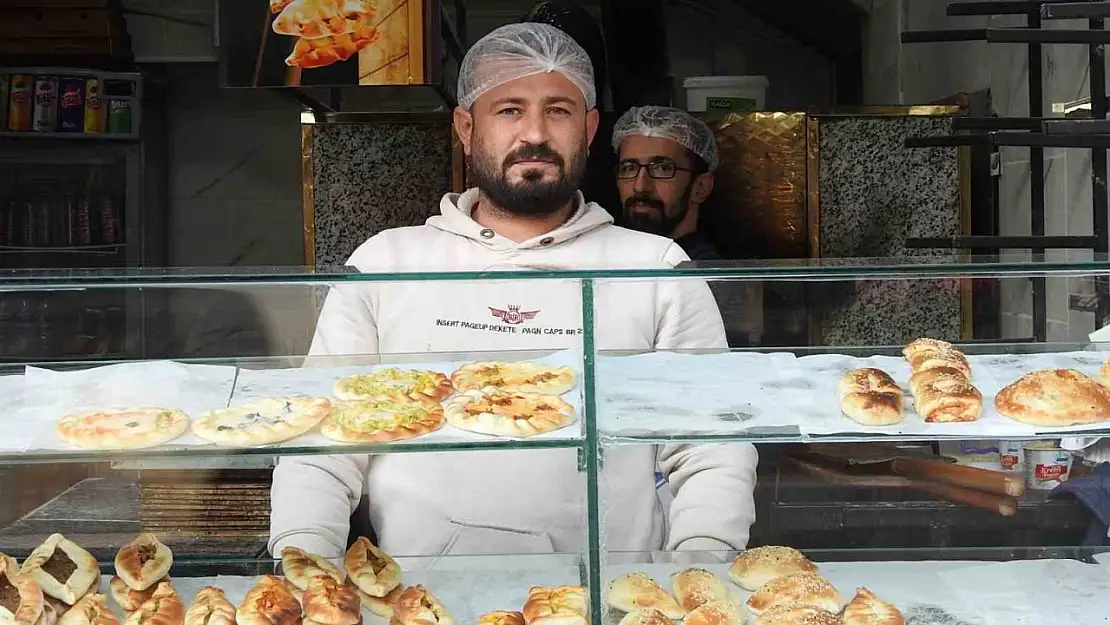 Suriyeli esnaf dönüş için kepenkleri indirmeye hazırlanıyor