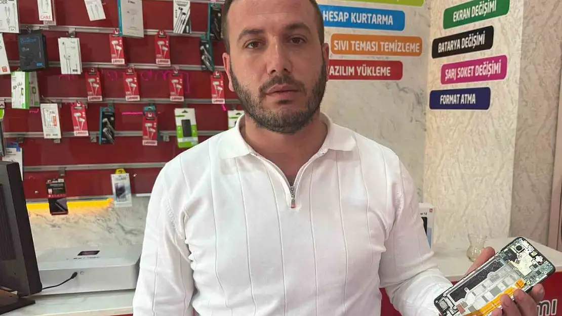Telefon bataryası tamir sırasında alev alarak patladı