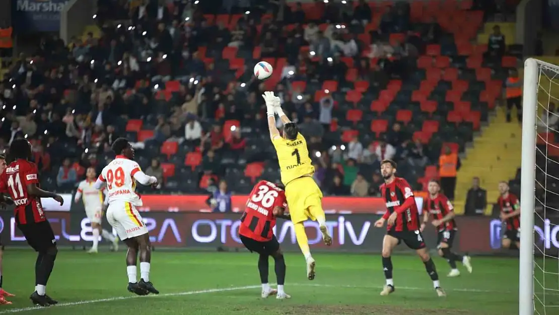 Trendyol Süper Lig: Gaziantep FK: 0 - Göztepe: 0 (İlk yarı)