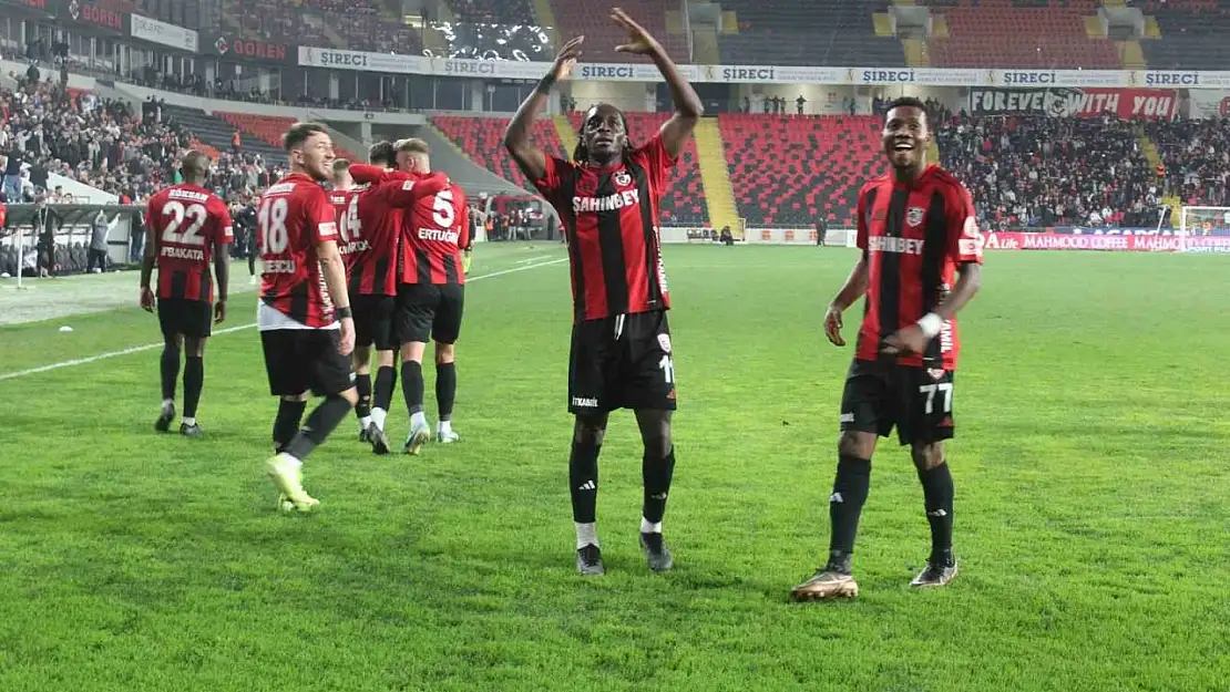 Trendyol Süper Lig: Gaziantep FK: 3 - Başakşehir: 0 (Maç sonucu)