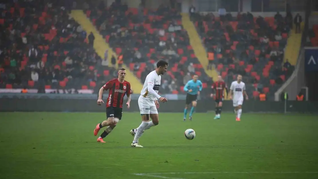 Trendyol Süper Lig: Gaziantep FK: 1 - Antalyaspor: 0 (İlk yarı)