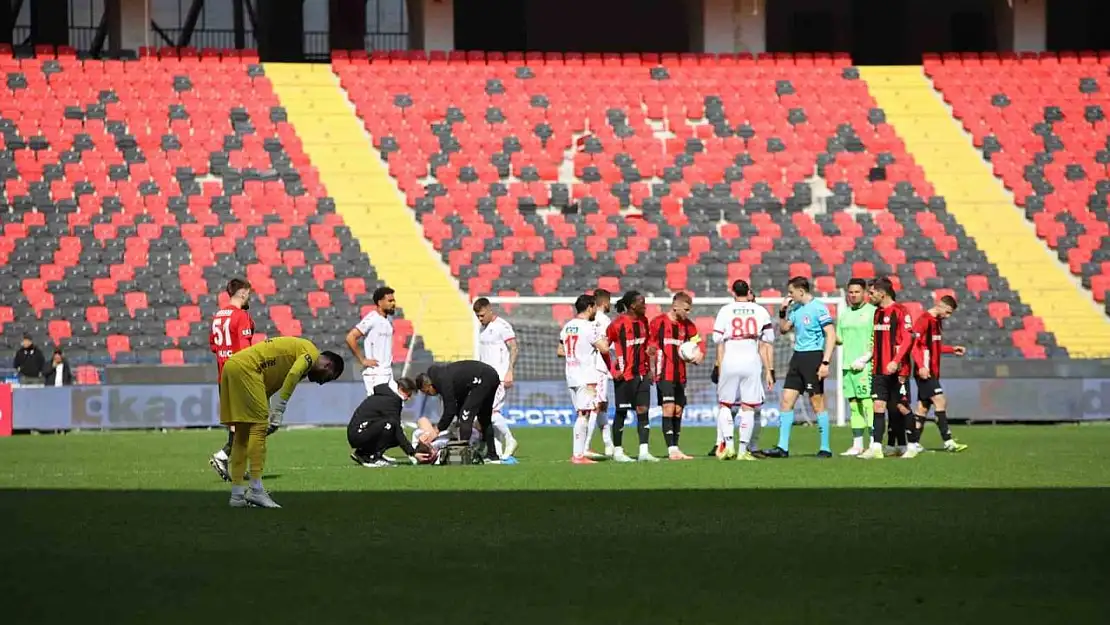 Trendyol Süper Lig: Gaziantep FK: 1 - Sivasspor: 1 (İlk yarı)