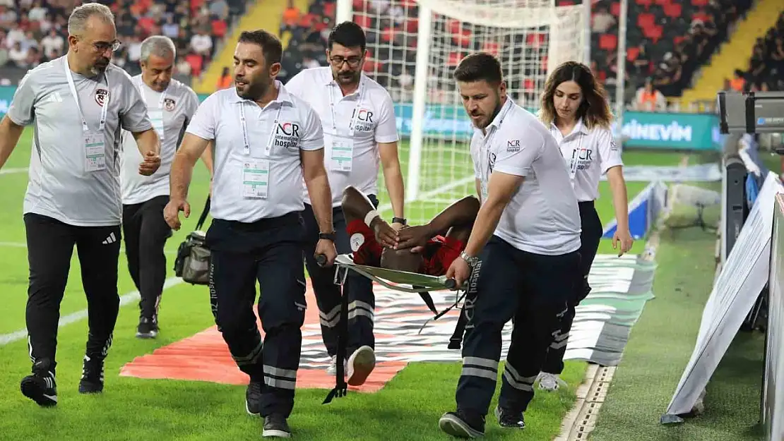 Trendyol Süper Lig: Gaziantep FK: 0 - Galatasaray: 3 (İlk yarı)