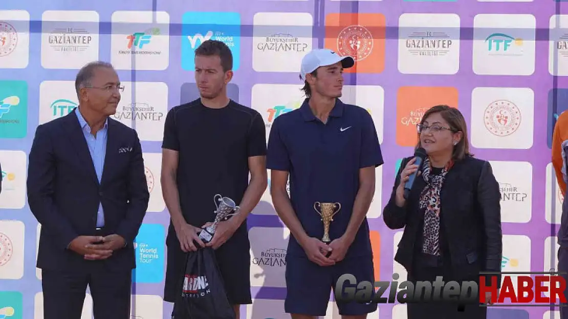 Uluslararası Gaziantep Cup Tenis Turnuvası'nda finalistler kupalarına kavuştu