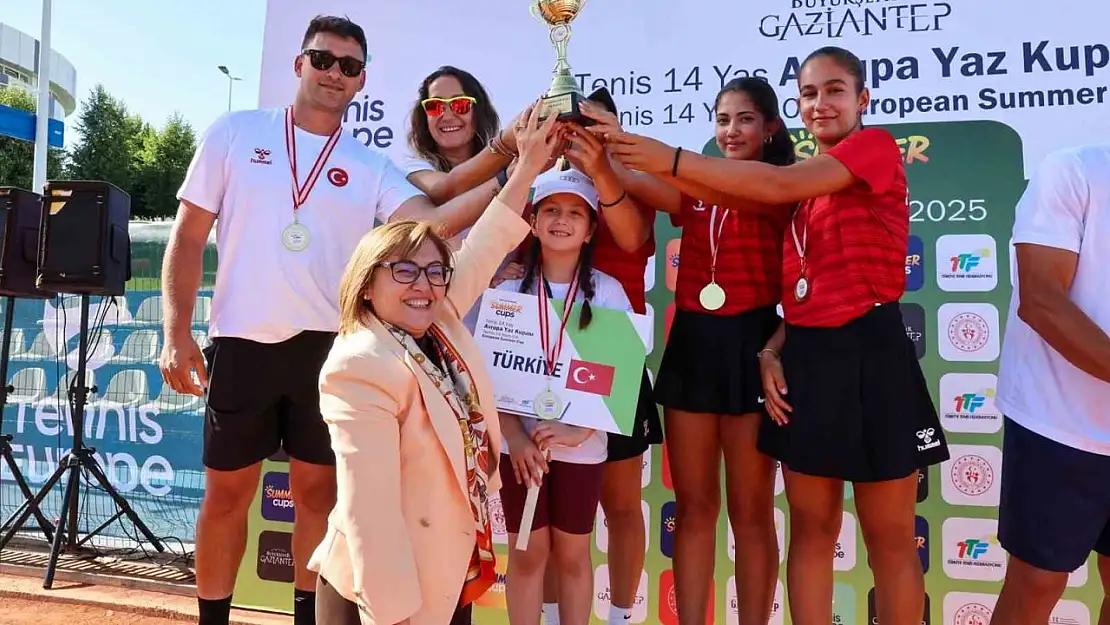 Uluslararası Tenis 14 Yaş Avrupa Yaz Kupası'nın finali Gaziantep'te gerçekleşti