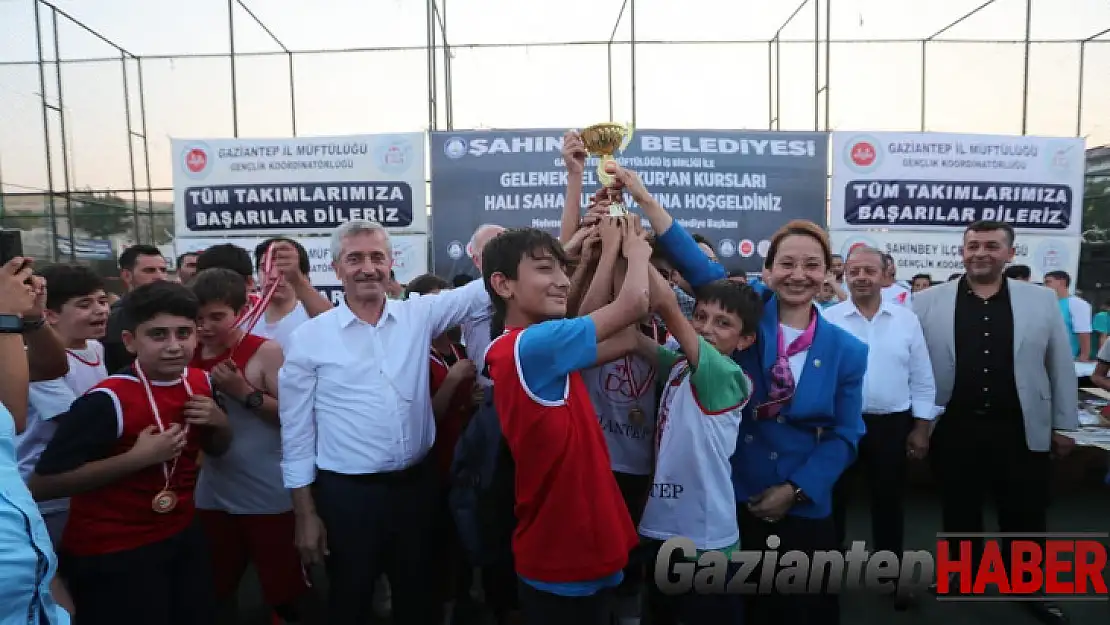 Yaz Kur'an Kursu Futbol turnuvasına 860 öğrenci katıldı