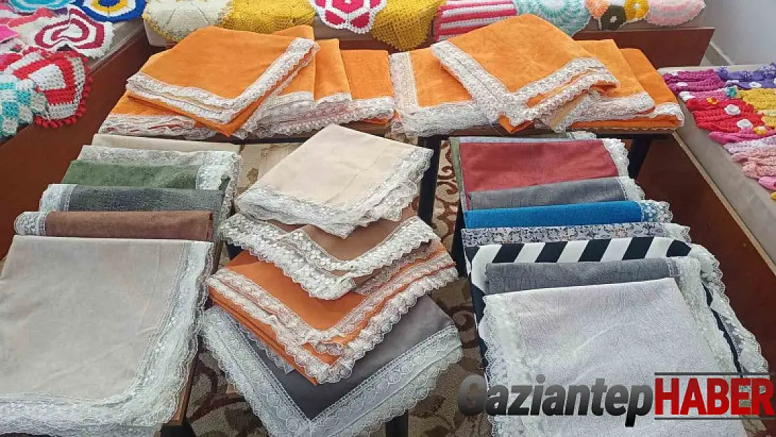 Yetim anneleri, afetzede çocuklar için üretiyorlar