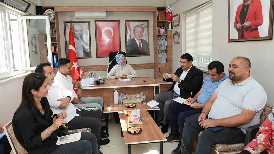Yılmaz'dan Çamlıtepe ve Gaziler Mahallelerine ziyaret