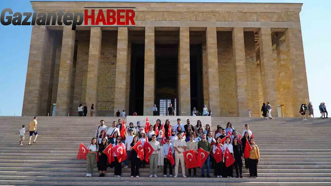 Yılmaz'dan gençlere Ankara gezisi