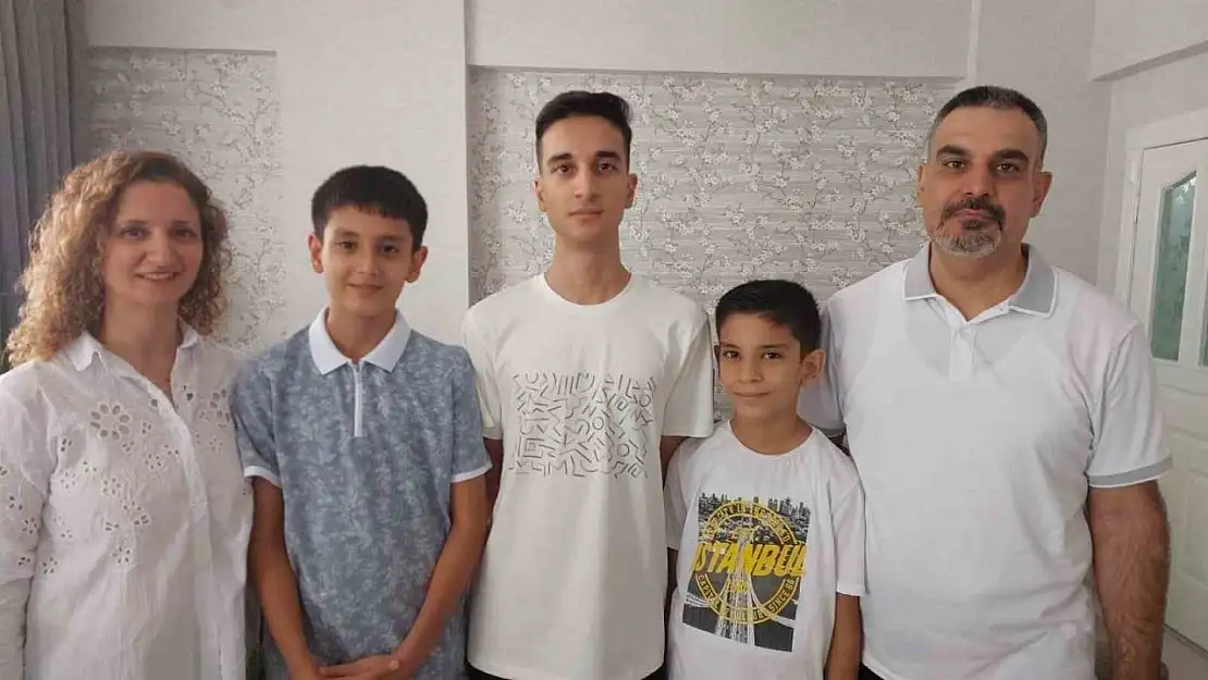 YKS Türkiye birincisi Ahmet Eren Özyurtseven'in tercihi belli oldu