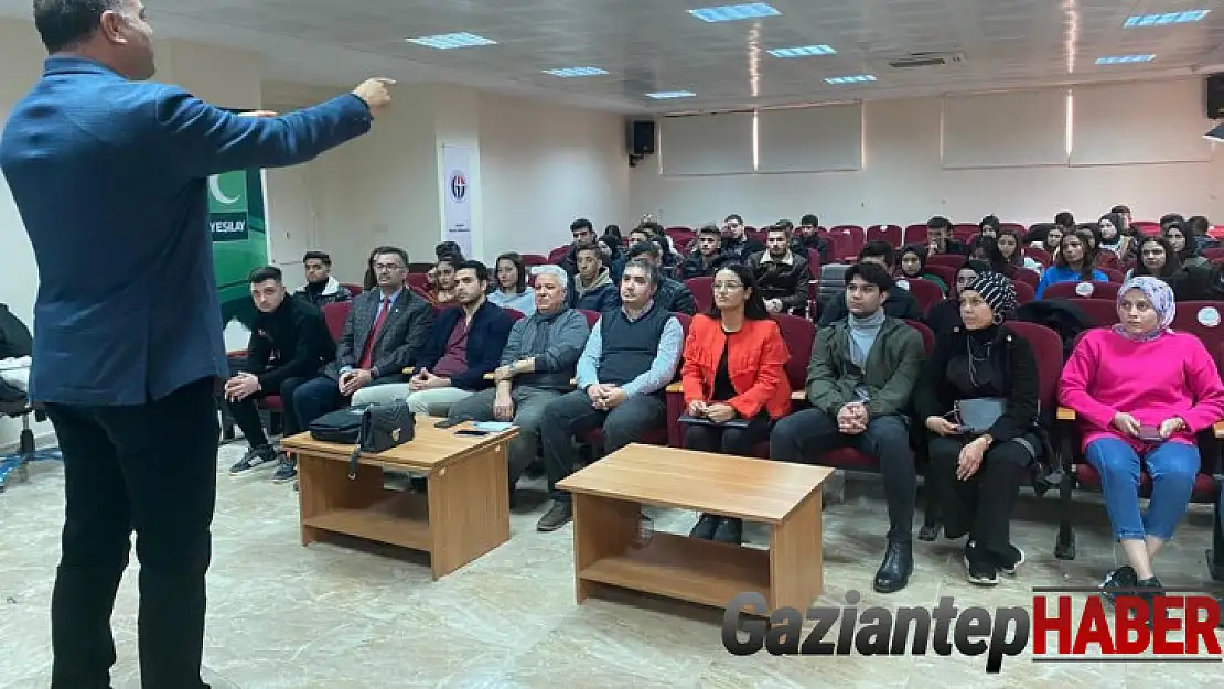 Yüksekokul öğrencilerine pazarlama ve reklam semineri