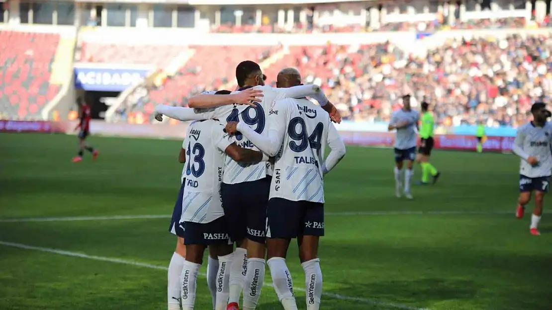 Ziraat Türkiye Kupası: Gaziantep FK: 0 - Fenerbahçe: 3 (İlk yarı)