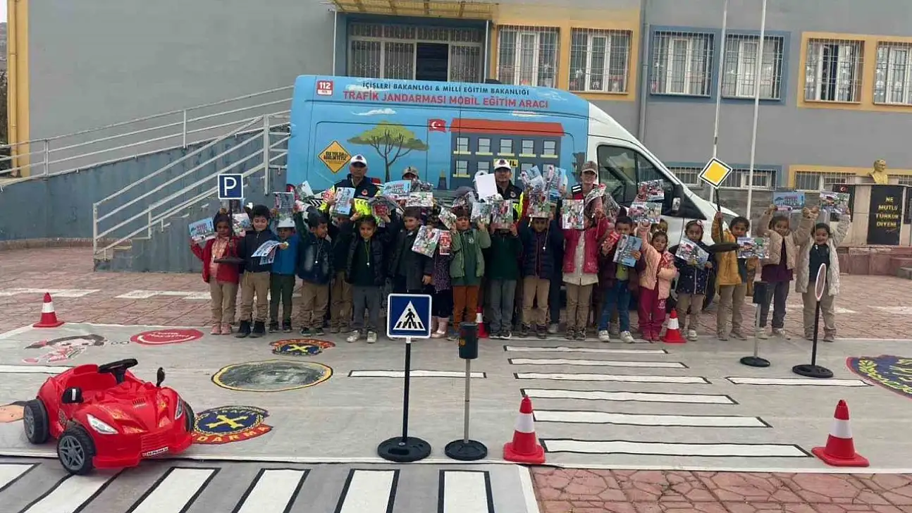 Gaziantep'te jandarmadan 126 öğrenciye trafik eğitimi