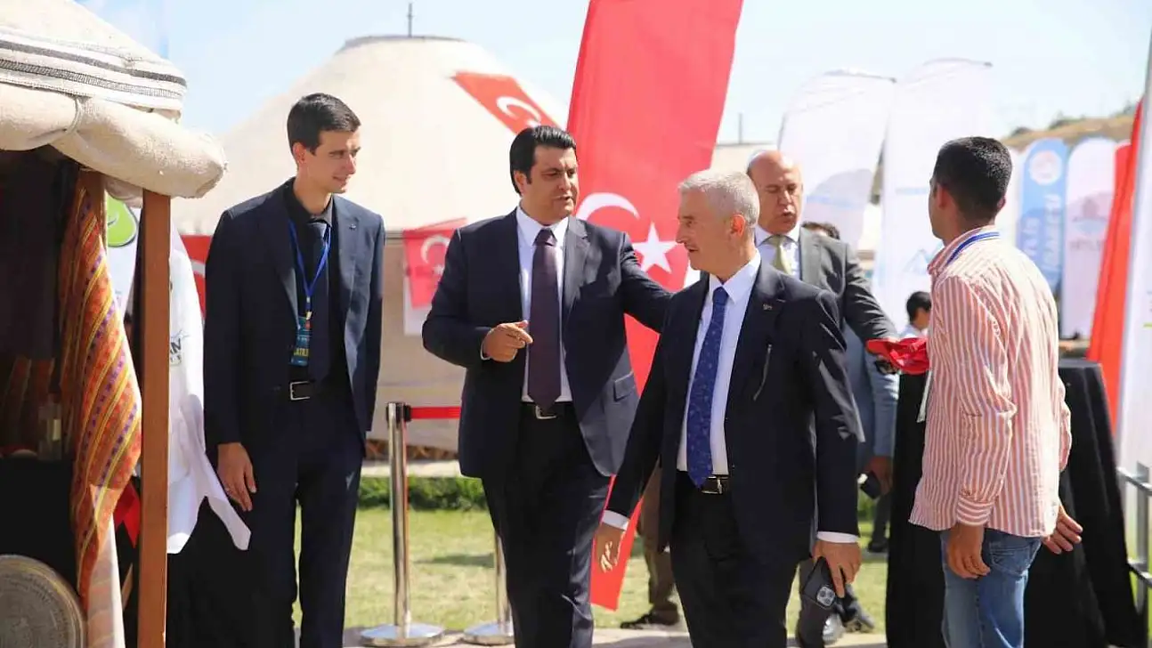 Şehitkamil Belediyesi Ahlat'ta yerini aldı