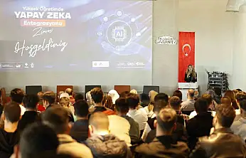 'Yükseköğretimde Yapay Zeka Entegrasyonu Zirvesi' yoğun katılımla gerçekleştirildi