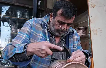 43 yıllık bakır ustası mesleğin sona ermesinden korkuyor
