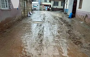 Araban'da vatandaşların çamur çilesi