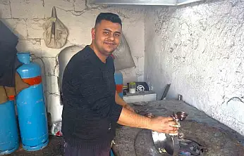 Baba-oğul kalaycılık mesleğini yaşatmaya çalışıyor