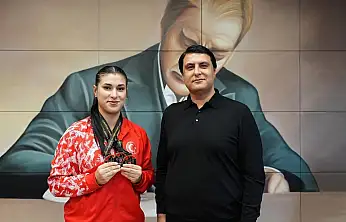 Başkan Yılmaz, Avrupa rekortmeni Büşra Çan'ı ağırladı