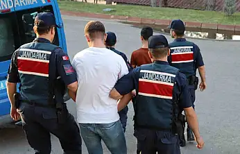 Çeşitli suçlardan aranan 3 şahsı jandarma yakaladı