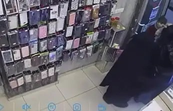 Çocuğunu ameliyat ettirmek için bozdurmaya çalıştığı altınlar çalındı, imdadına polis yetişti