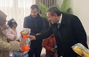 Cumhurbaşkanı Yardımcısı Yılmaz Şahinbey'de sosyal konutları inceledi