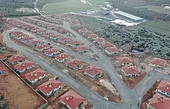 Depremzedeler: 'Devlet bize ev değil villa yaptı'