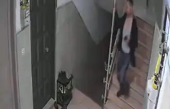 Eski eşine vahşeti yaşatan şahsın olay sonrası kaçma anları kamerada