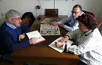 Gazeteci baba ve 2 çocuğu aynı mesleği yapmanın gururunu yaşıyor