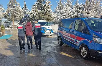 Gaziantep'te 9 düzensiz göçmen ile 3 organizatör yakalandı