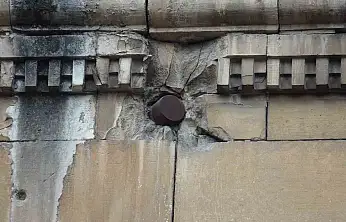 Gaziantep'te Fransız zulmünün 104 yıllık izi: Sivil halka atılan top mermisi hala duvarda duruyor