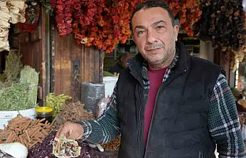 Gaziantep'te hasta olan vatandaşlar çareyi aktarlarda arıyor