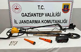 Gaziantep'te kaçak kazı yapan 2 şahıs suçüstü yakalandı: 15 adet tarihi sikke ele geçirildi