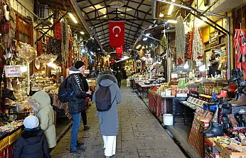 Gaziantep'te kar yağışı tarihi çarşıları sessizliğe bürüdü