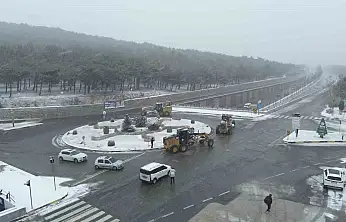 Gaziantep'te karla mücadele çalışmaları aralıksız devam ediyor