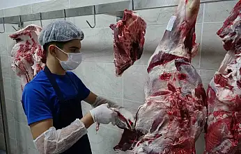 Gaziantep'te öğrenciler günde 12 bin kişiye yemek hazırlıyor