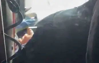 Gaziantep'te otobüs şoförü direksiyon başında video izlerken görüntülendi