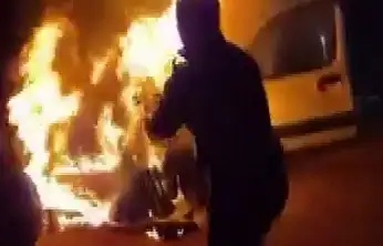 Gaziantep'te yanan araca cezaevi personeli müdahale etti, Bakan Tunç tebrik etti