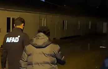 Gaziantep'te yoğun yağış sonrası geçici yaşam alanı boşaltıldı