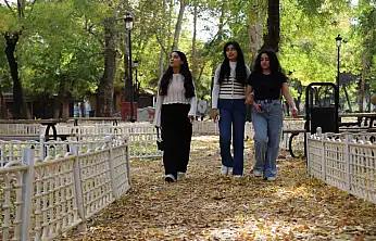 Gaziantep'teki parklar sonbahar renklerine büründü