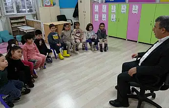 Hayatını görme engelli eşine adadı