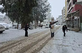 İslahiye'de kar etkili oluyor