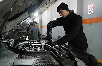 Kar yağışı sonrası kışlık araç bakım yoğunluğu arttı