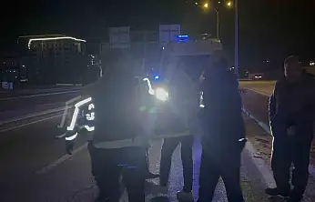 Karşıya geçmek isterken otomobilin çarptığı kadın ağır yaralandı