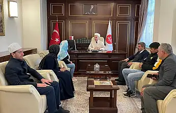 Macar kadın Kur'an-ı Kerim'den etkilenerek Müslüman oldu